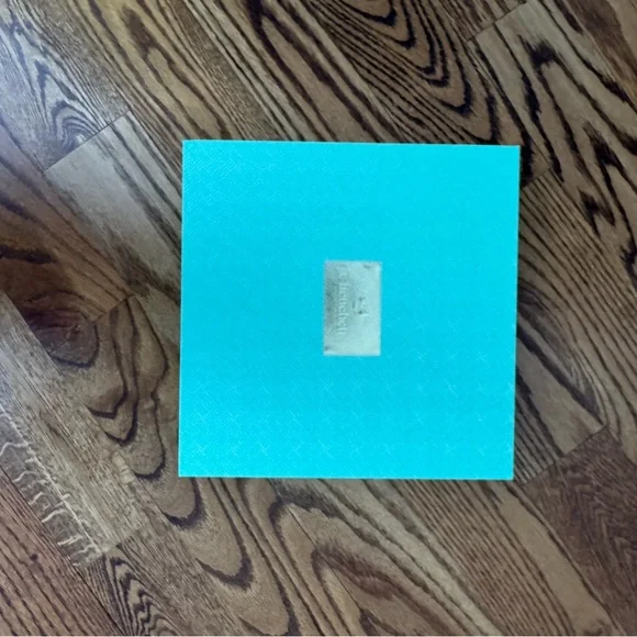 Lavender Floral & Bird Jacquard Wrap - Women's Scarf - Picture 4 of 4